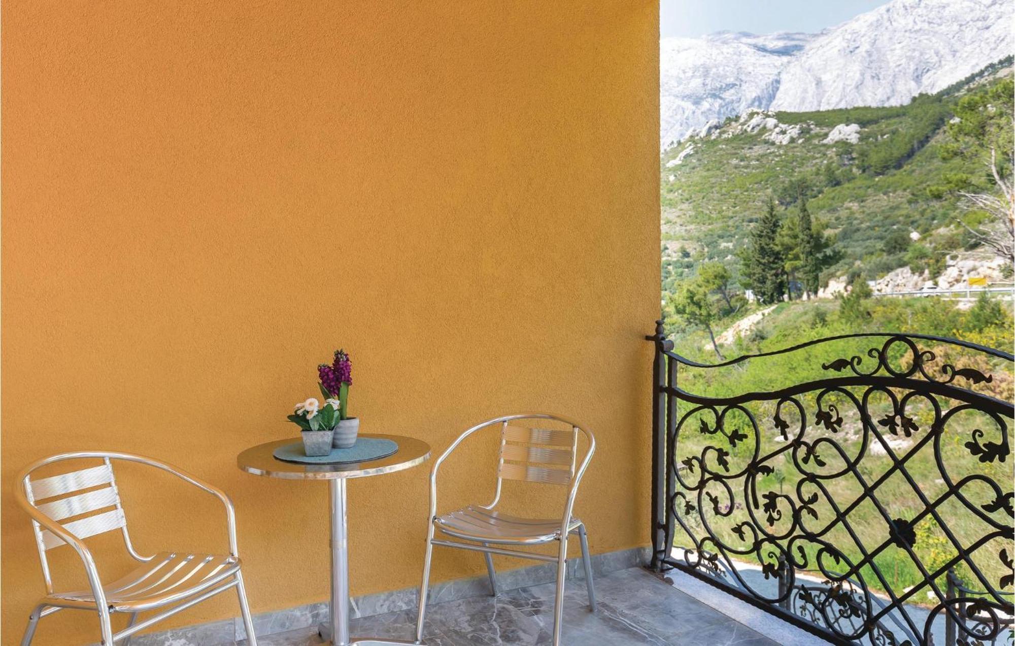 Gorgeous Apartment In Krvavica With Kitchen 외부 사진
